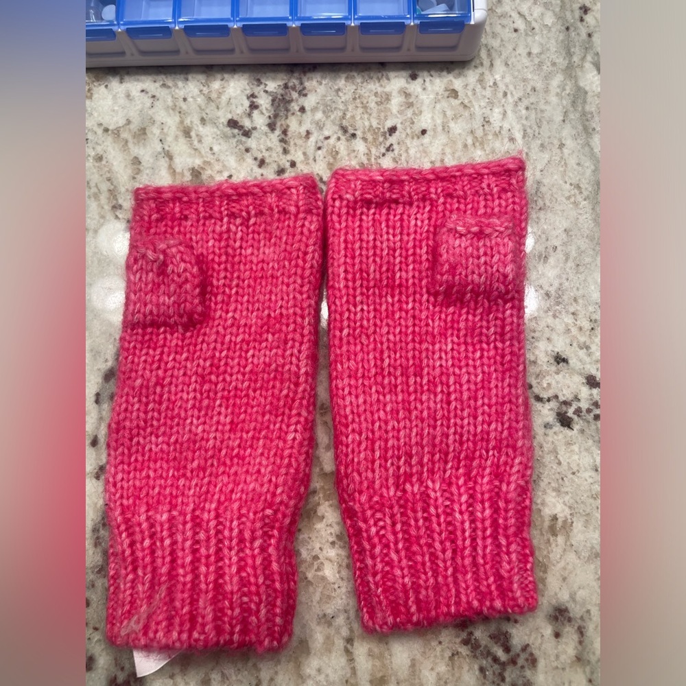 Pink LOFT winter mittens